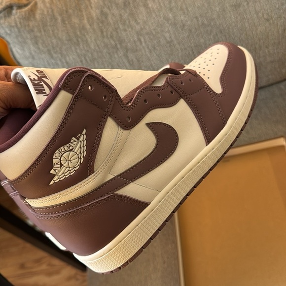 Air Jordan 1 Retro High OG - Picture 3 of 4